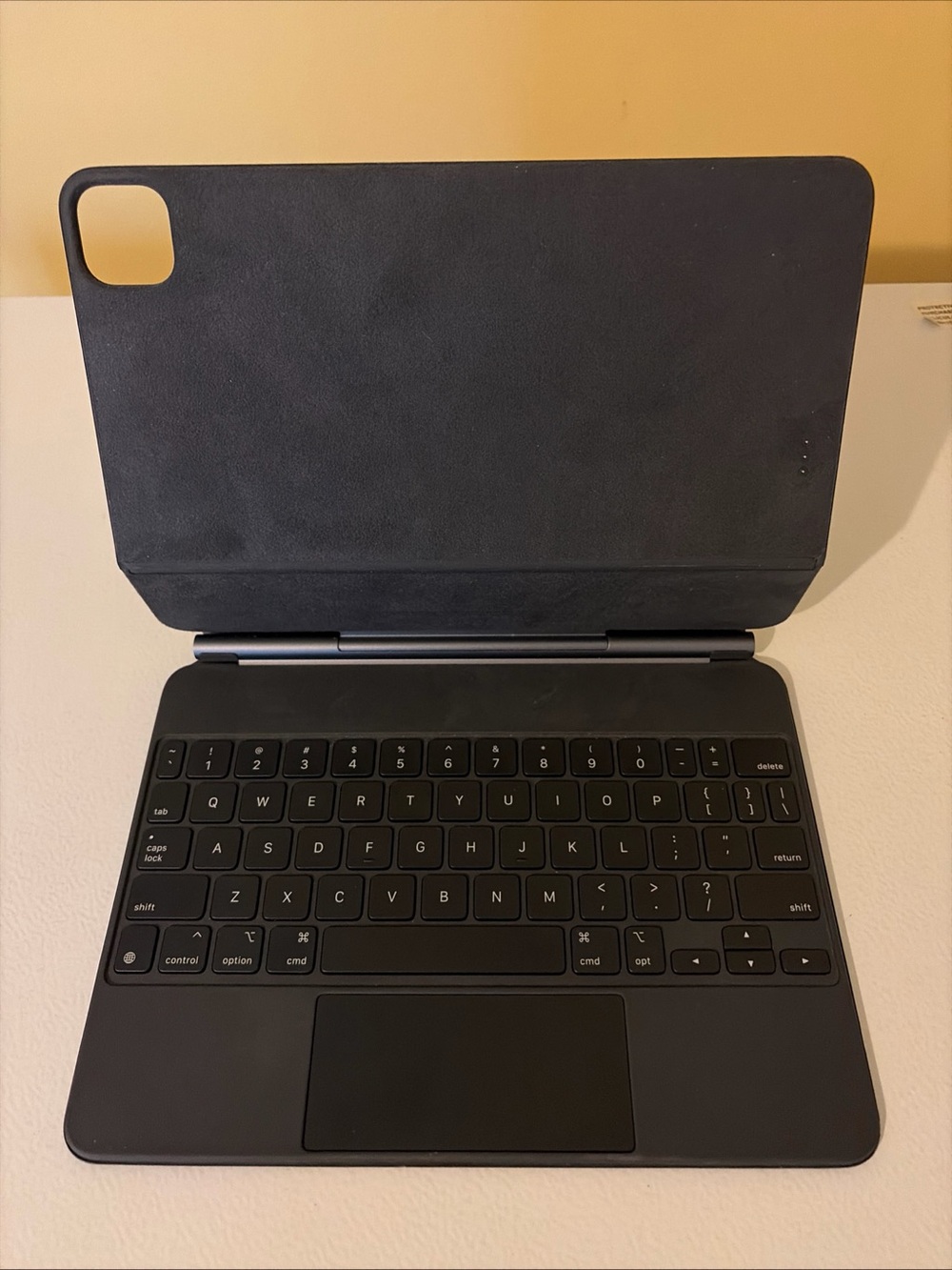Apple Magic Keyboard IPad Pro 11 inch Gen 1-4 and IPad Air